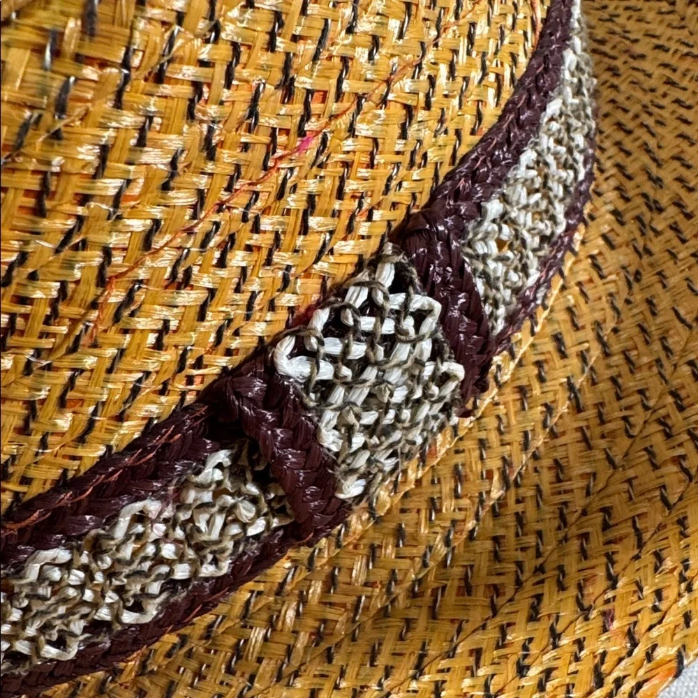 Vintage 70s Stylish Straw Fedora Hat with Band